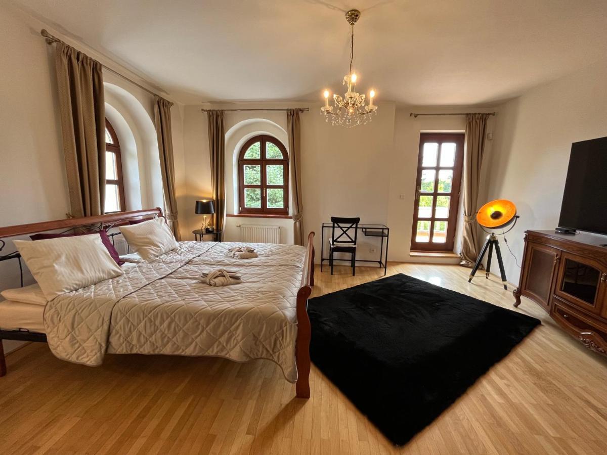 Dogs Resort And Spa Horni Bezdekov Exterior photo